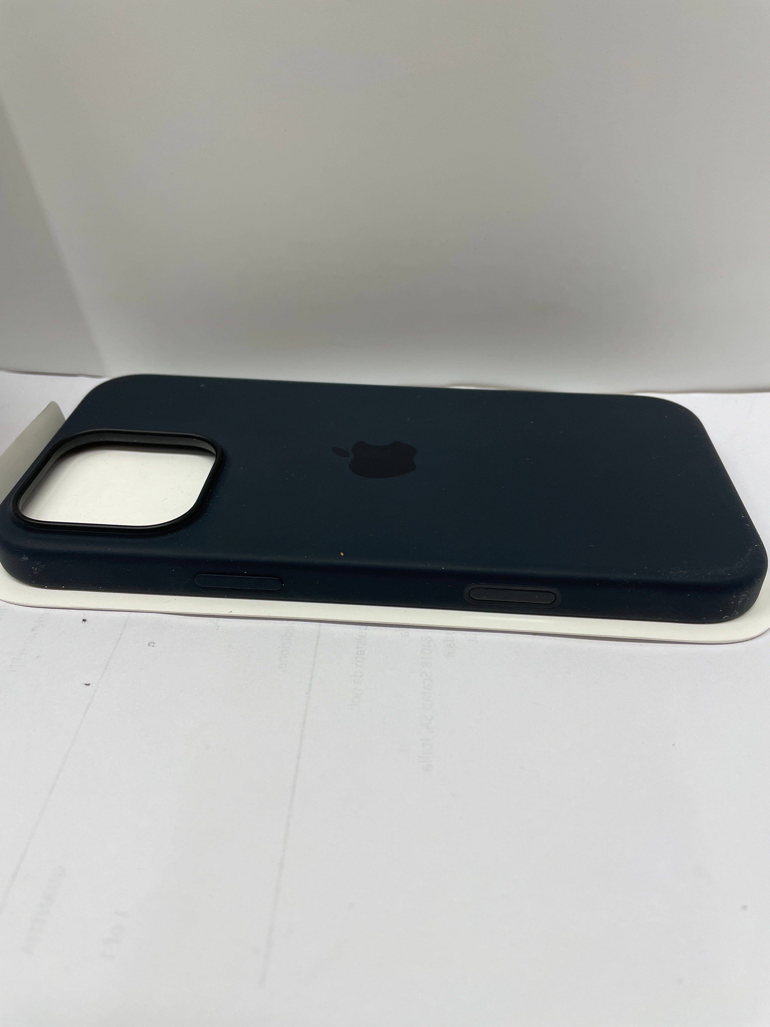 Apple Custodia MagSafe cover in silicone per iPhone 16 Pro Max - Nero