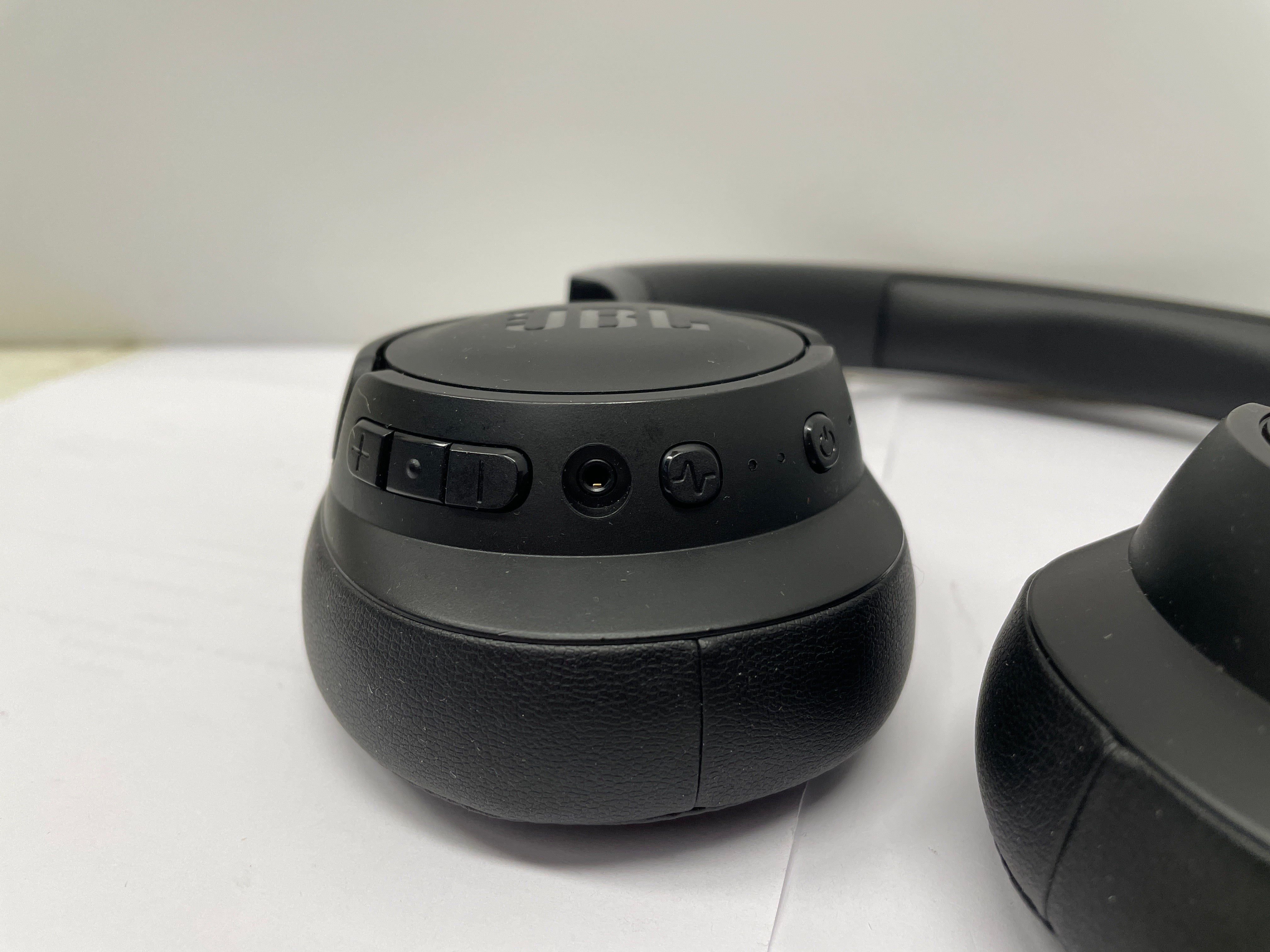 JBL Tune 760 NC