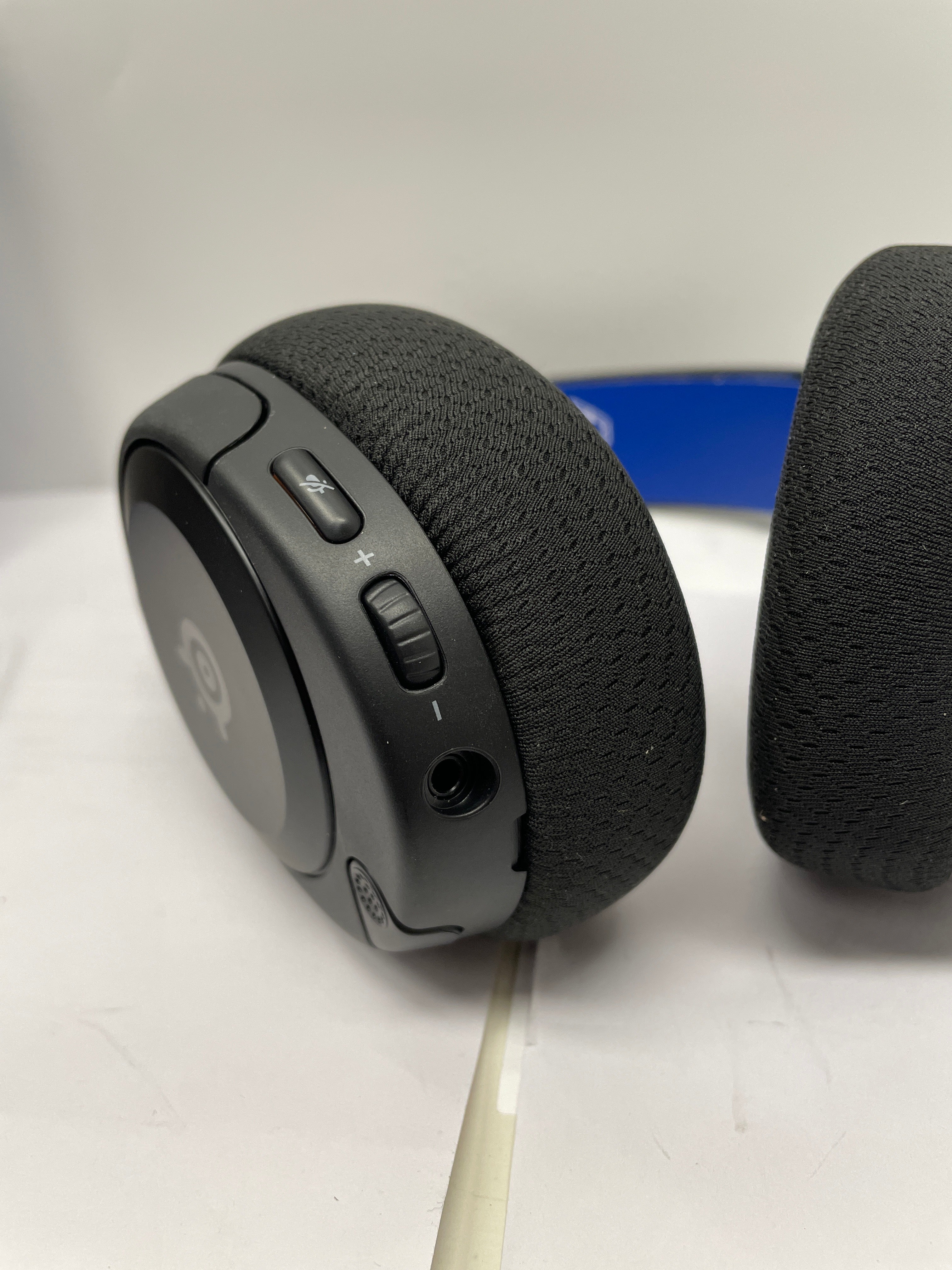 SteelSeries Arctis Nova 1P - Cuffie da gaming multisistema