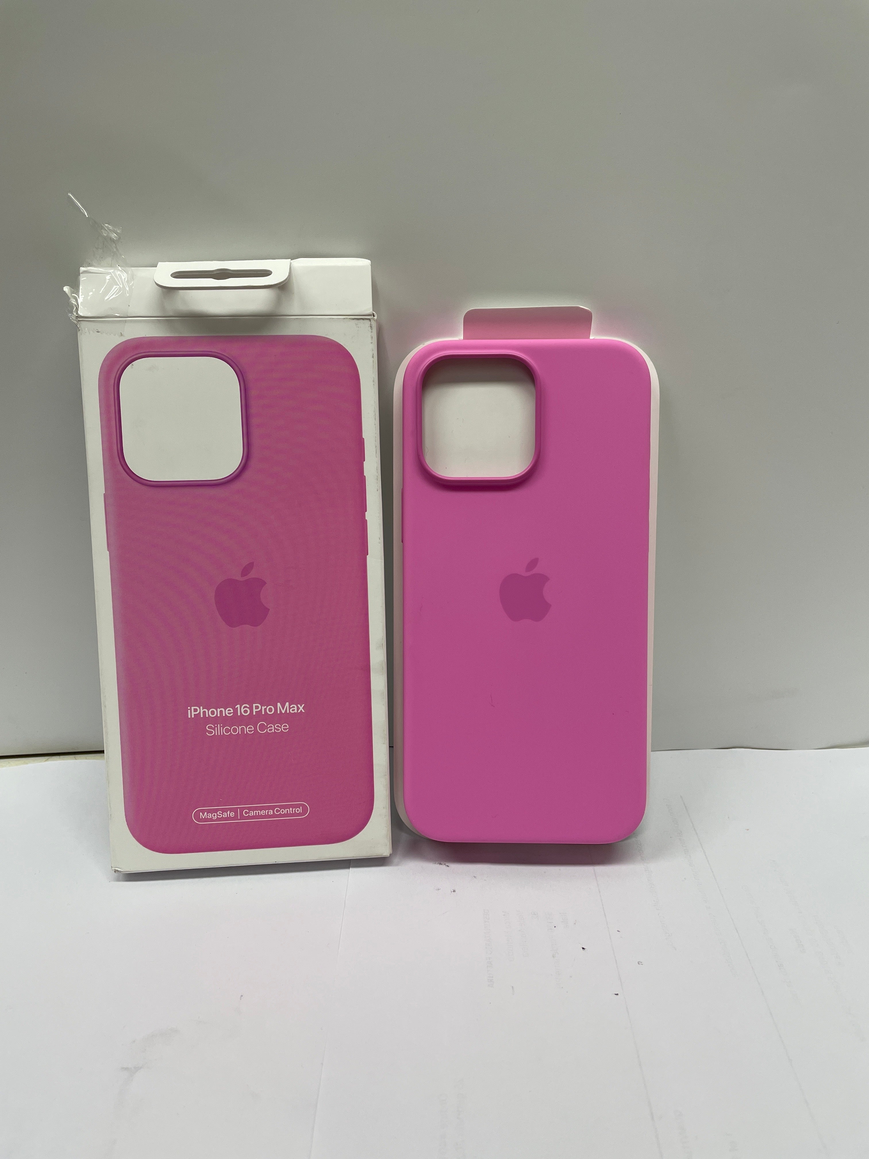 Apple Custodia MagSafe in silicone per iPhone 16 Pro Max - Rosa peonia