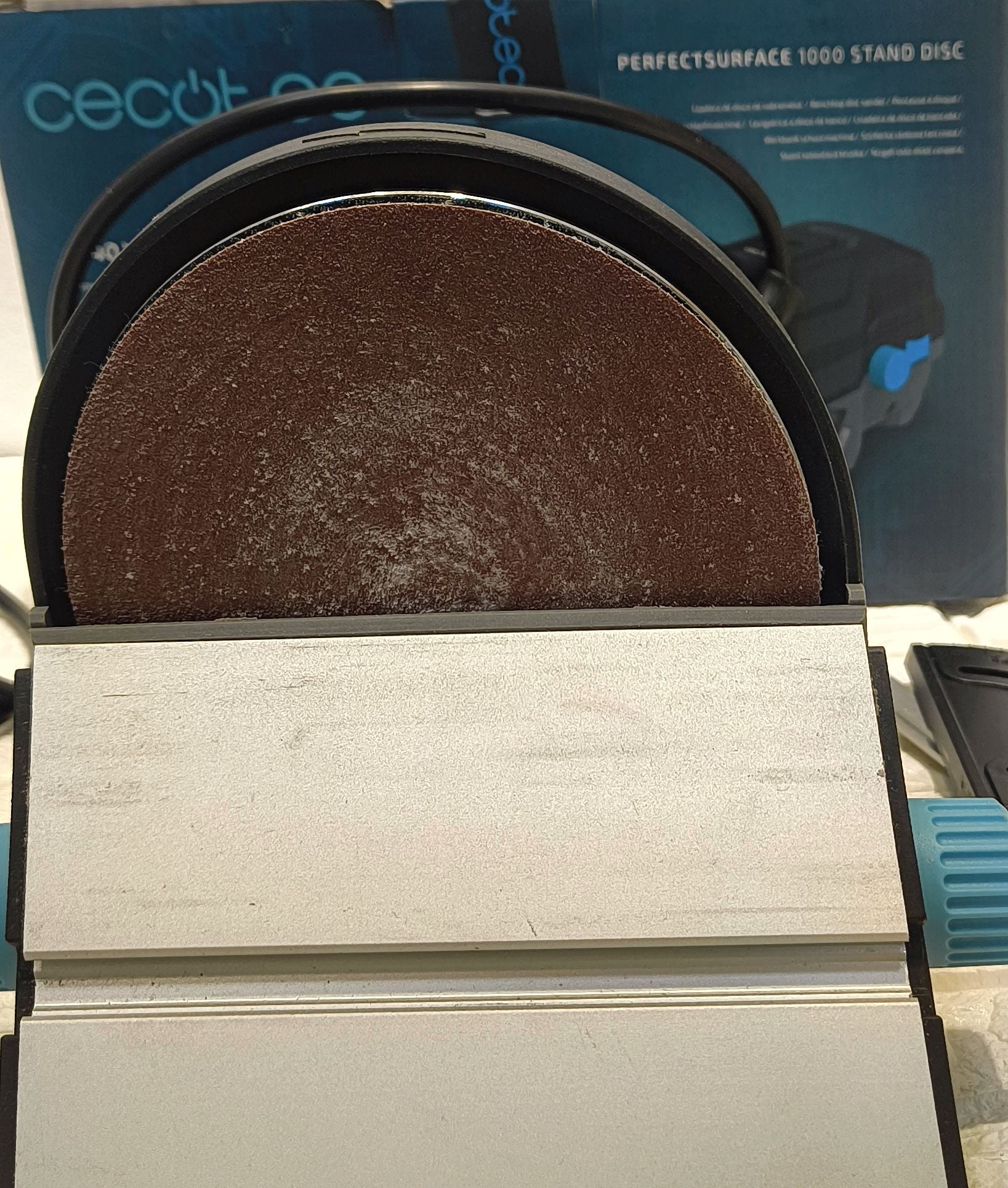 Cecotec PerfectSurface 1000 - Levigatrice a Disco da Tavolo 140W con 5 Dischi