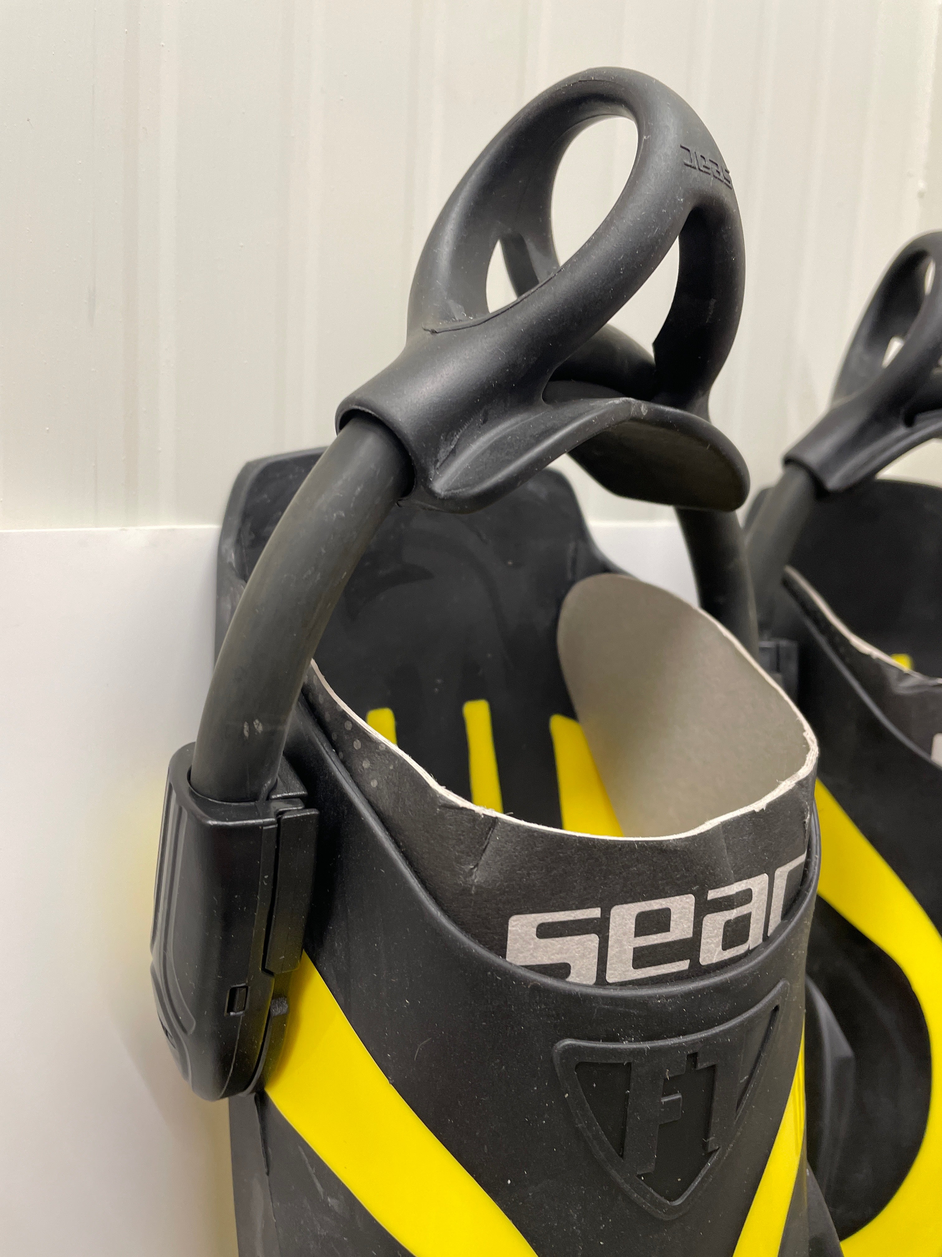 SEAC F1 S, Pinne da Subacquea ultraleggere con cinghiolo Elastico
