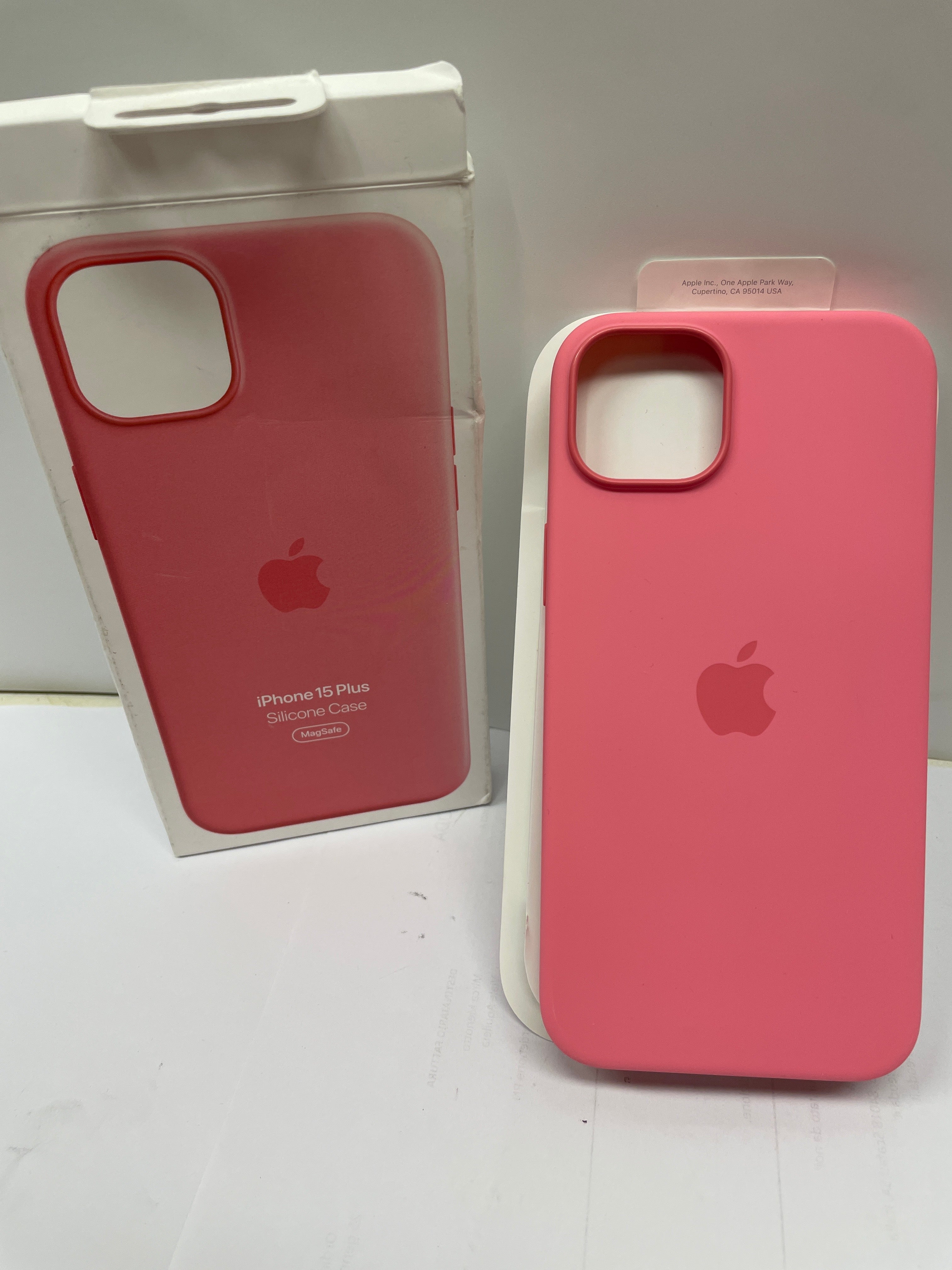 Apple Custodia MagSafe in silicone per iPhone 15 Plus - Rosa