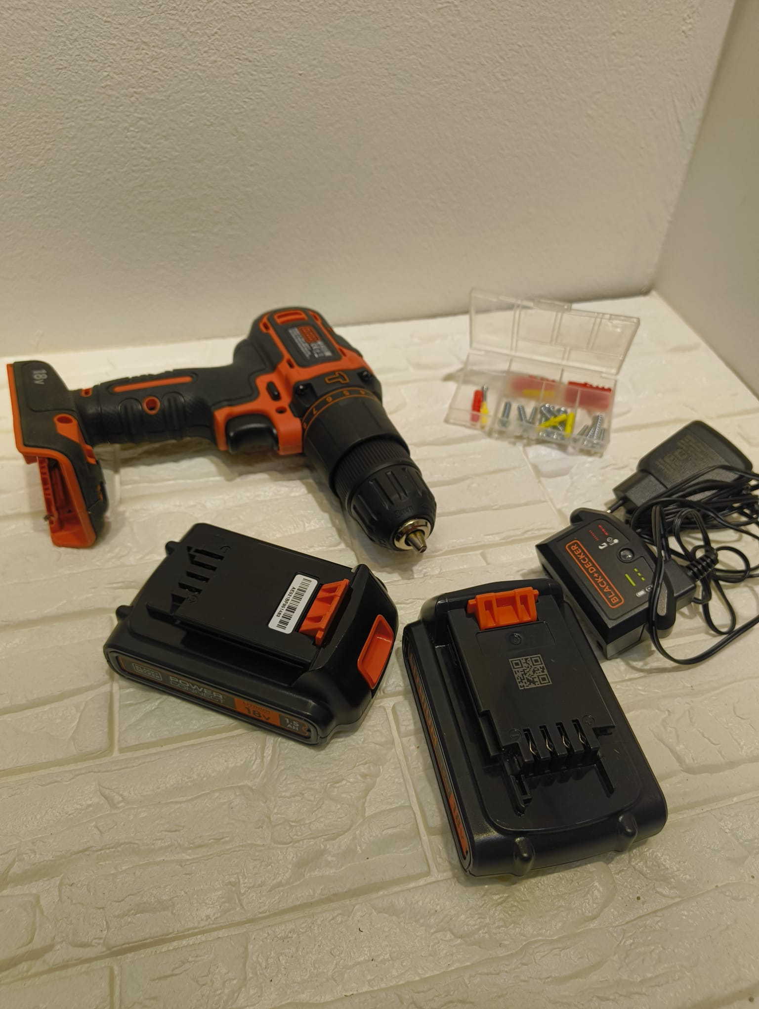 BLACK+DECKER BDCHD18BOA-QW Trapano Avvitatore a Percussione 18V con 2 Batterie al Litio