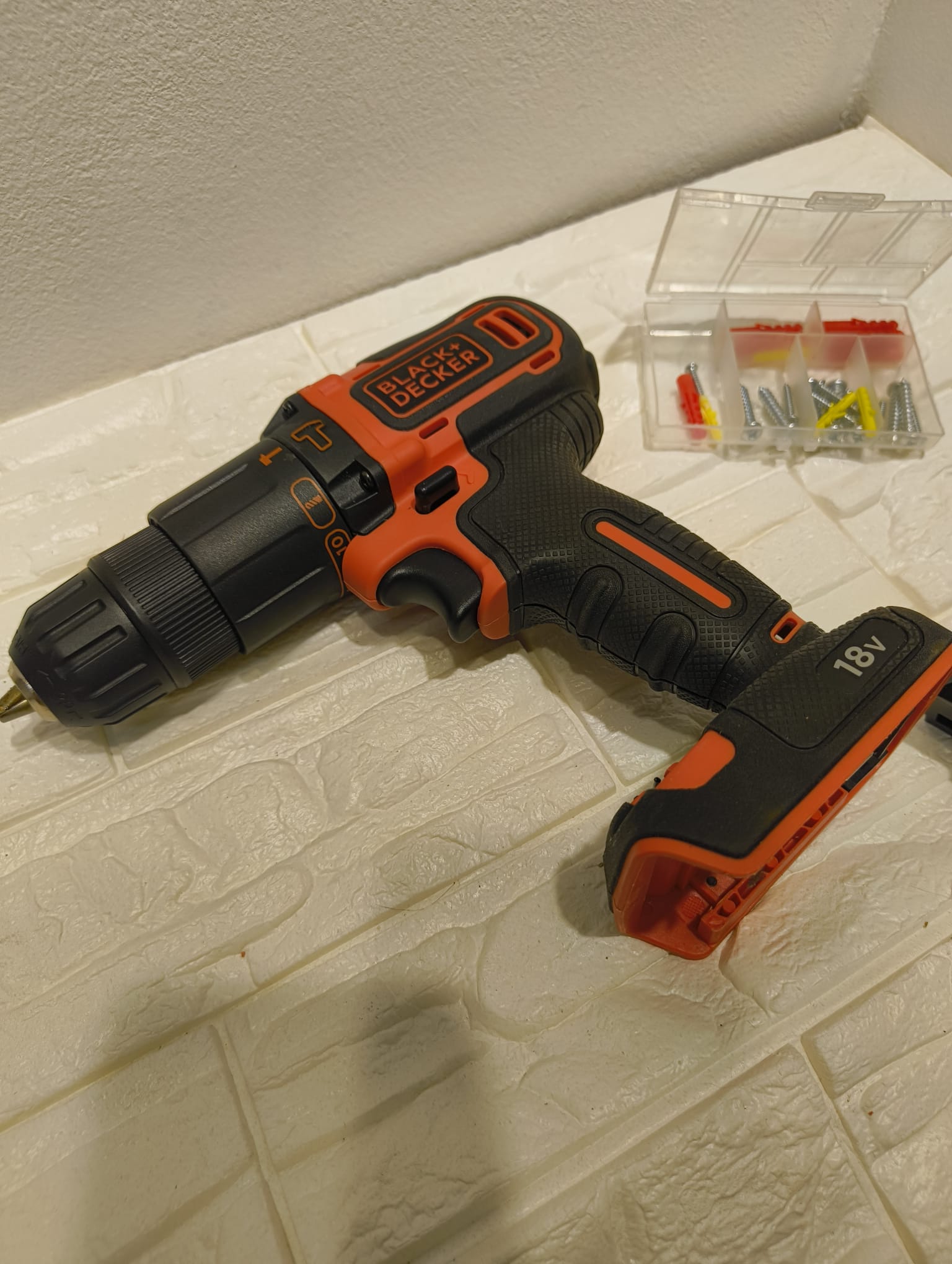 BLACK+DECKER BDCHD18BOA-QW Trapano Avvitatore a Percussione 18V con 2 Batterie al Litio