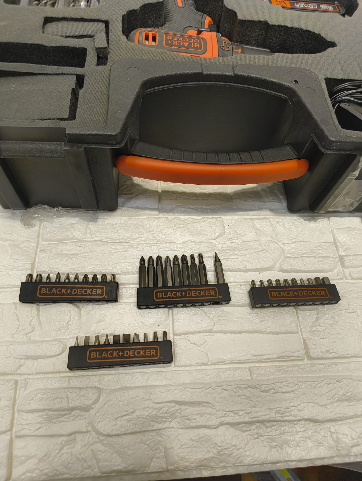BLACK+DECKER BDCHD18BOA-QW Trapano Avvitatore a Percussione 18V con 2 Batterie al Litio