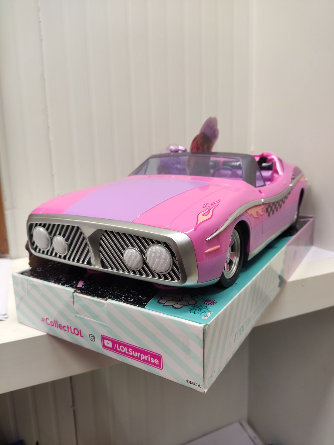 LOL Surprise City Cruiser Auto sportiva rosa e viola con esclusiva bambola BEEPS