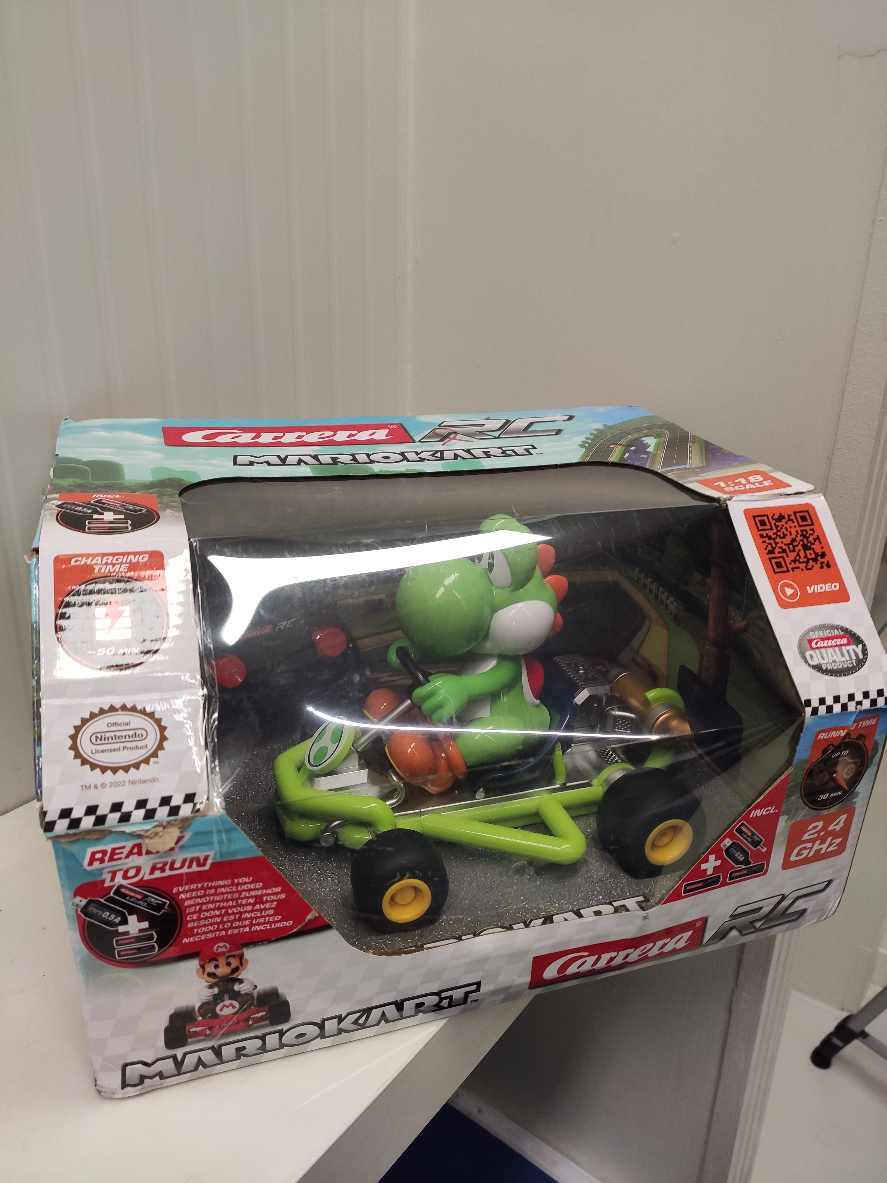 Carrera RC 2.4GHz Mario Kart Pipe Kart - Yoshi