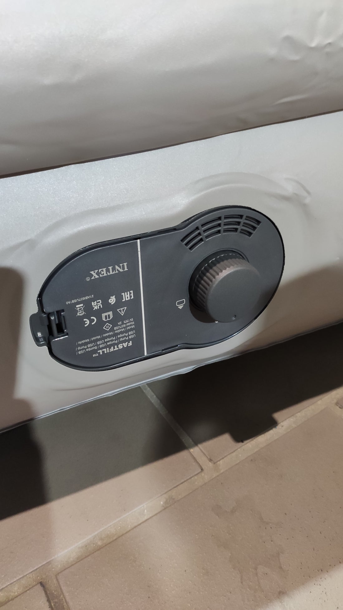 Materassino intex fastfill usb
